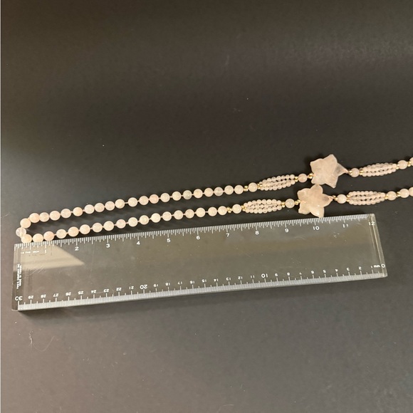 Vintage carved pink quartz Beaded Necklace - Picture 4 of 4